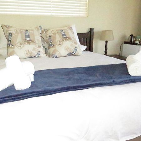 The Tides Inn Bed And Breakfast Durban Room photo