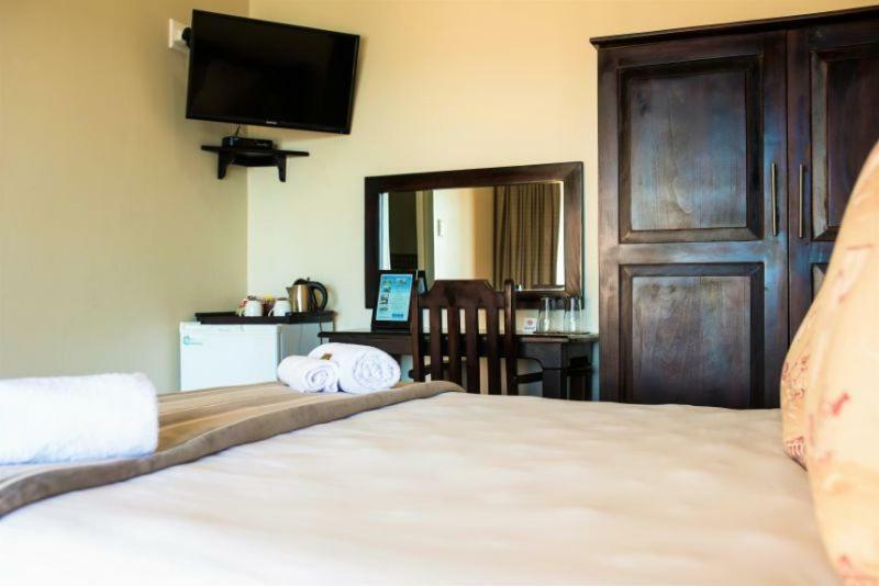 The Tides Inn Bed And Breakfast Durban Exterior photo